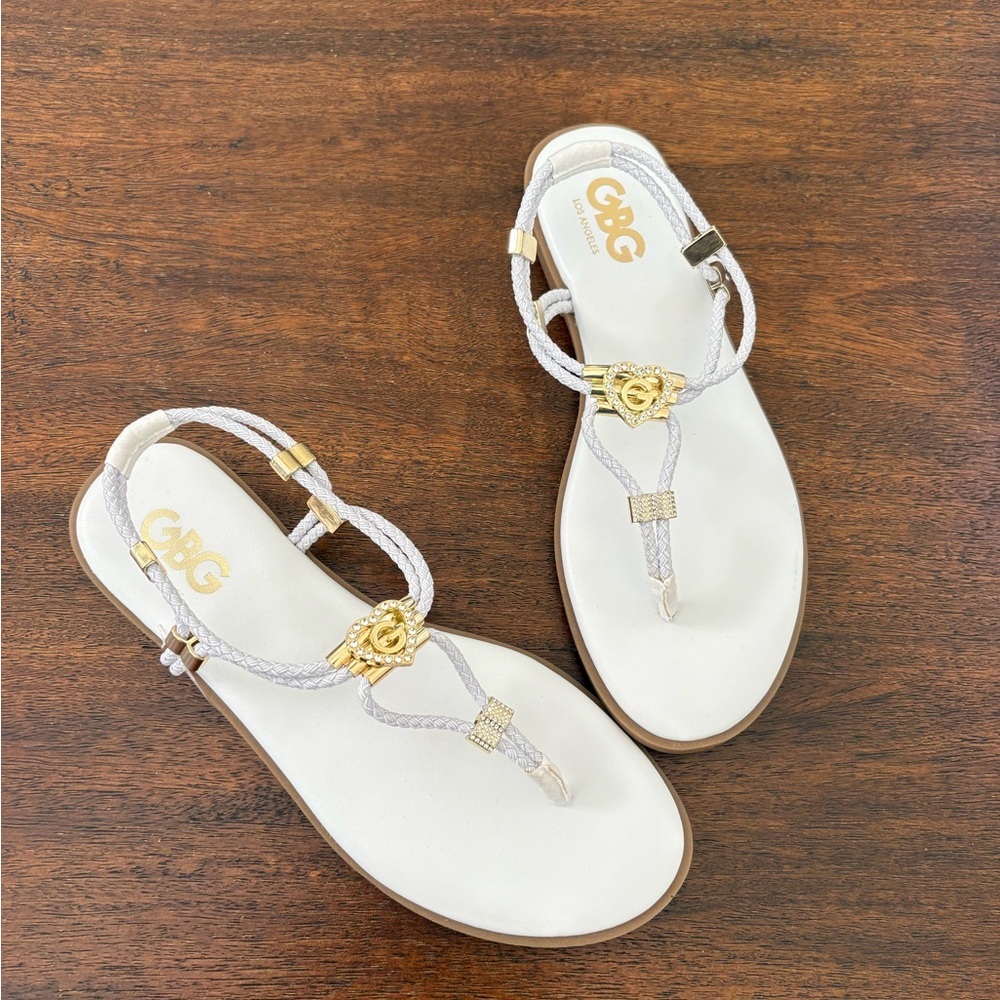 NEW GBG Los Angeles Casens White Cord Thong Sandals Gold Logo Women 6.5